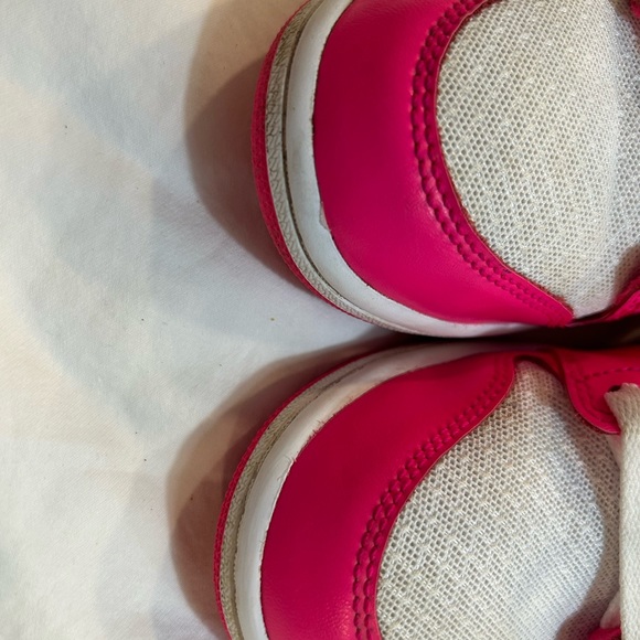 Air Jordan 1 Mid Hyper Pink-White shoes - Picture 4 of 8